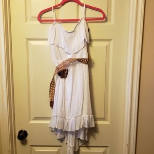 IZ Byer white dress with belt. Size L